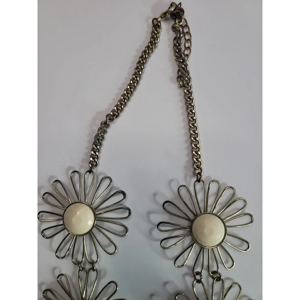 Gold Tone Daisy Flower Statement Necklace Cream Cabochon Floral Retro Mod